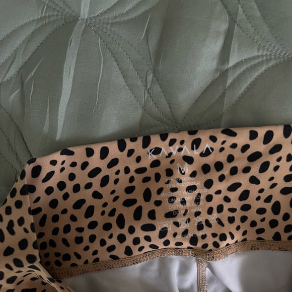 Kavala Collective Cheetah Print Leggings Size M - Picture 4 of 7